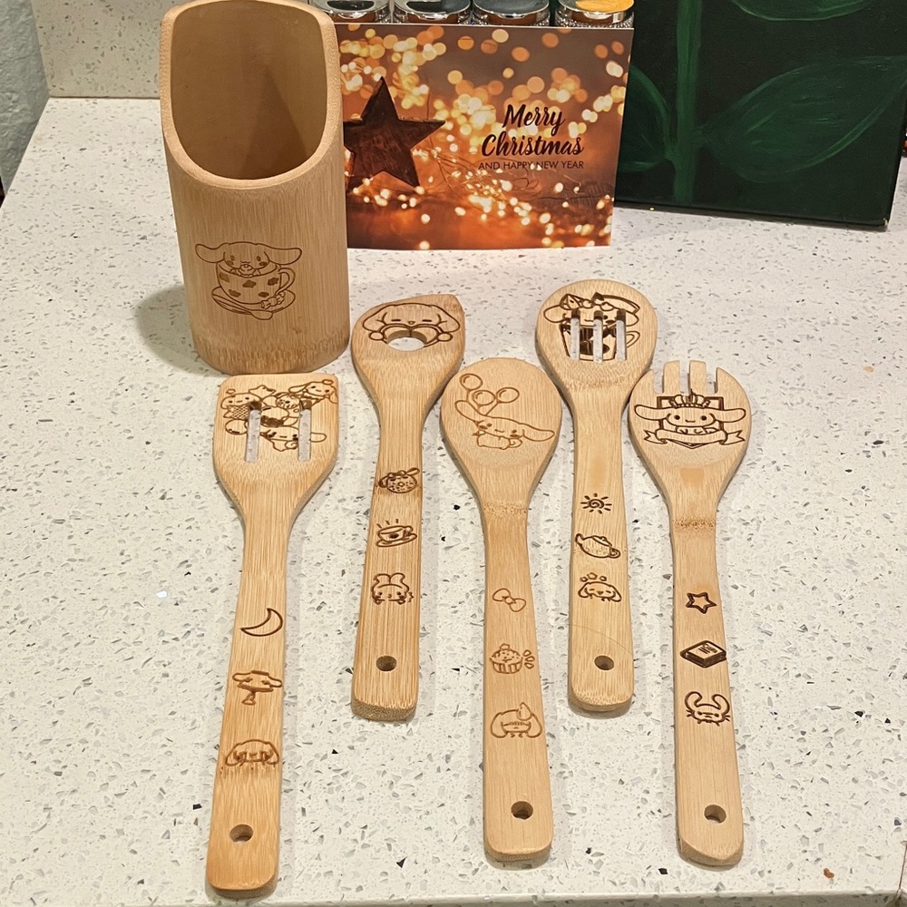 NWOT Sanrio Bamboo Cooking Utensil 6-Piece Set